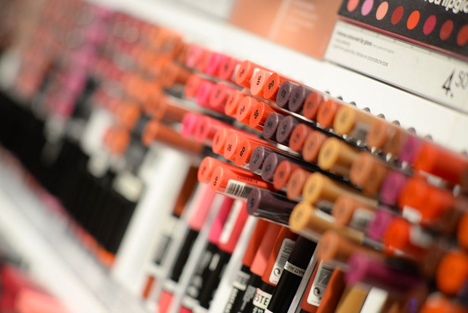 Why Your Products Smell Off but Still Look Fine: The Cosmetic Shelf Life Logic Most People Skip