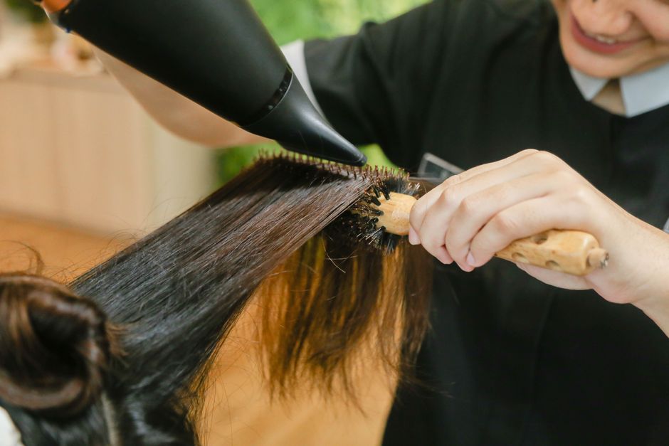 How to Save Energy While Styling Your Hair: Expert Tips for Smart Drying Habits