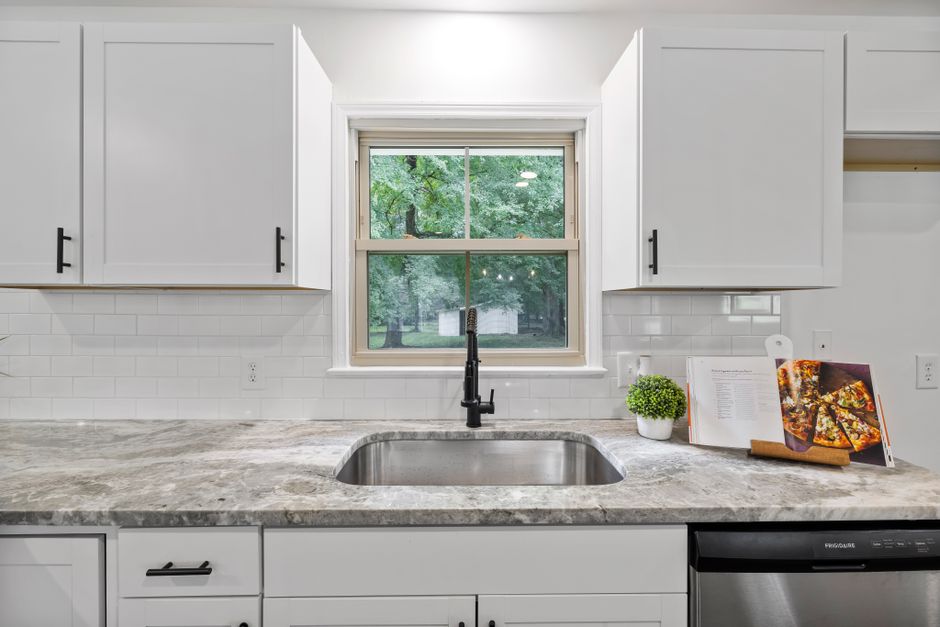 Why Undermount and Drop-In Sinks End Up Misaligned: Layout Mistakes That Show Up Later