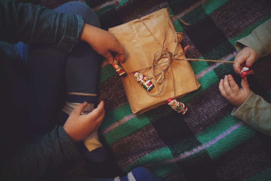 Eco-Friendly Gift Wrapping with Kids: A Practical Family Guide to Less Waste