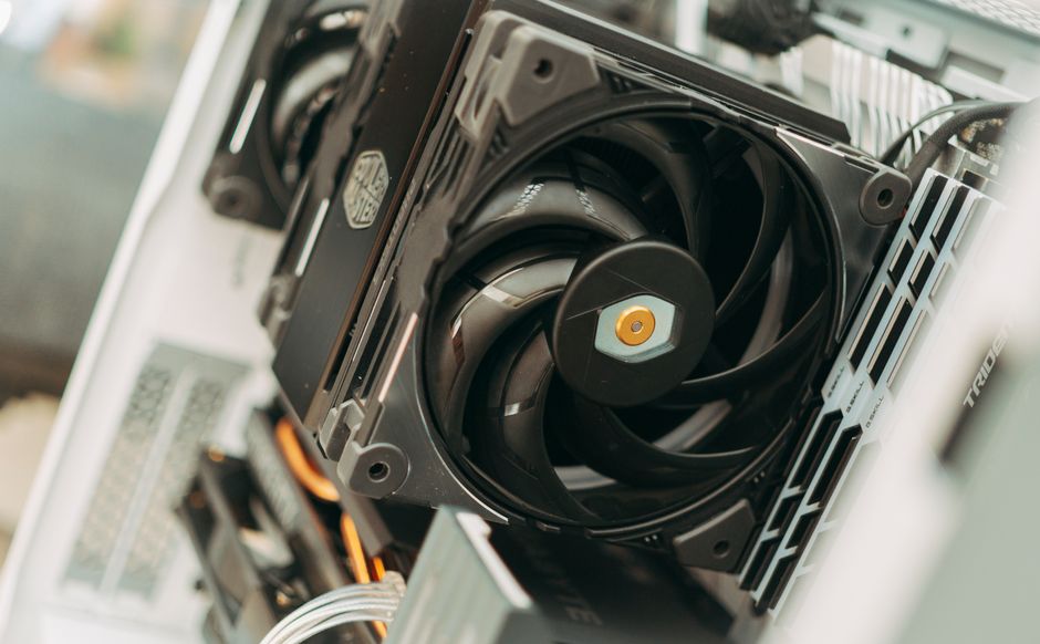 How the Heating Element and Fan Team Up Inside a Hair Dryer