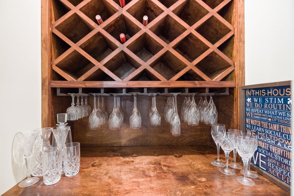 Vertical Storage That Stays Organized: Why Maintenance Fails Above Eye Level