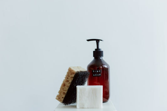 How to Make Your Own Natural Cleaning Products for a Zero Waste Home