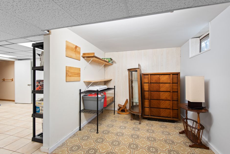 Dead Space in Storage: When an Awkward Corner Is Worth Using and When It Is a Trap