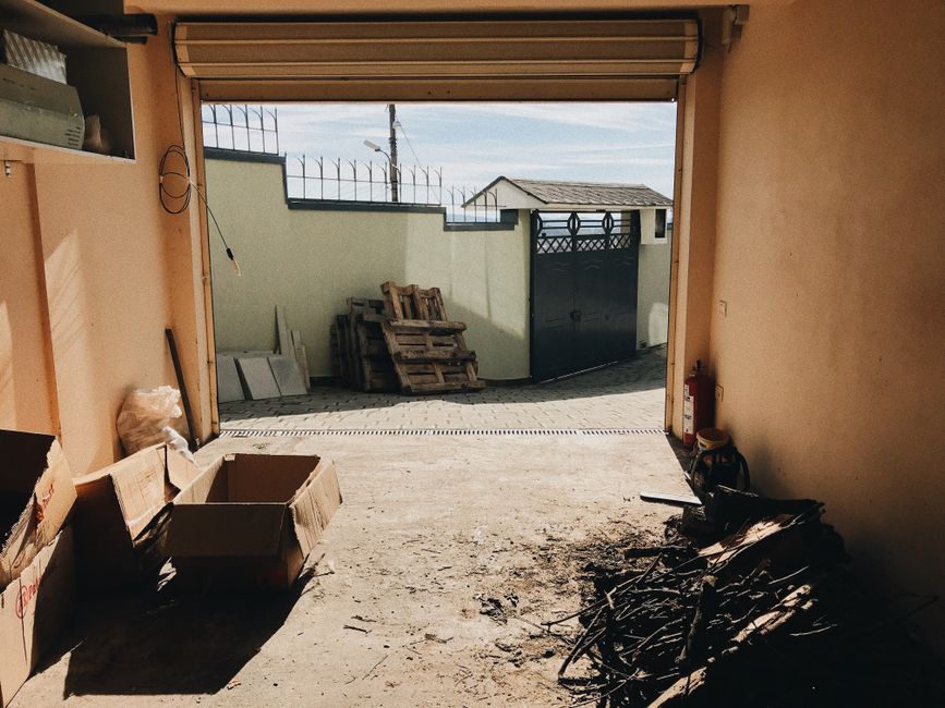 Why Garage Storage Fails When Everything Is a One-Time Item