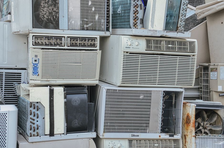 Buying Used Electronics: When Secondhand Actually Reduces Impact