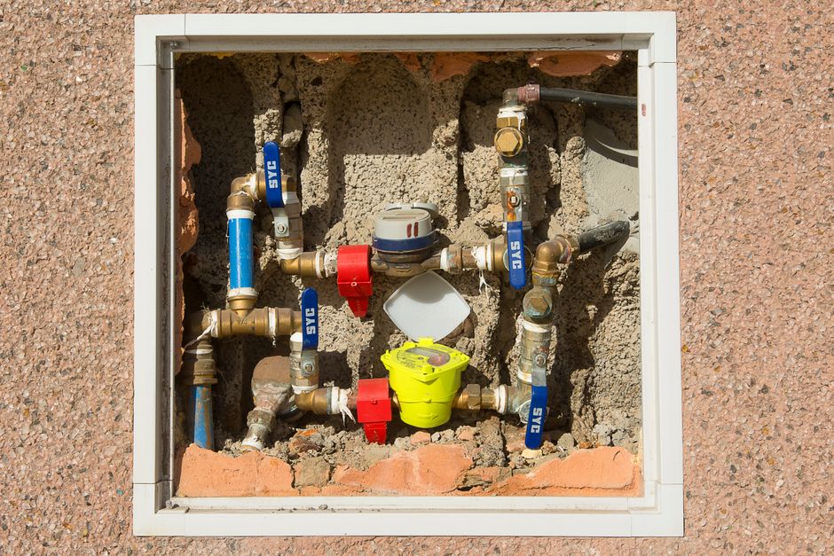 Using Stud Finders and Moisture Meters Without Overbuilding the Repair