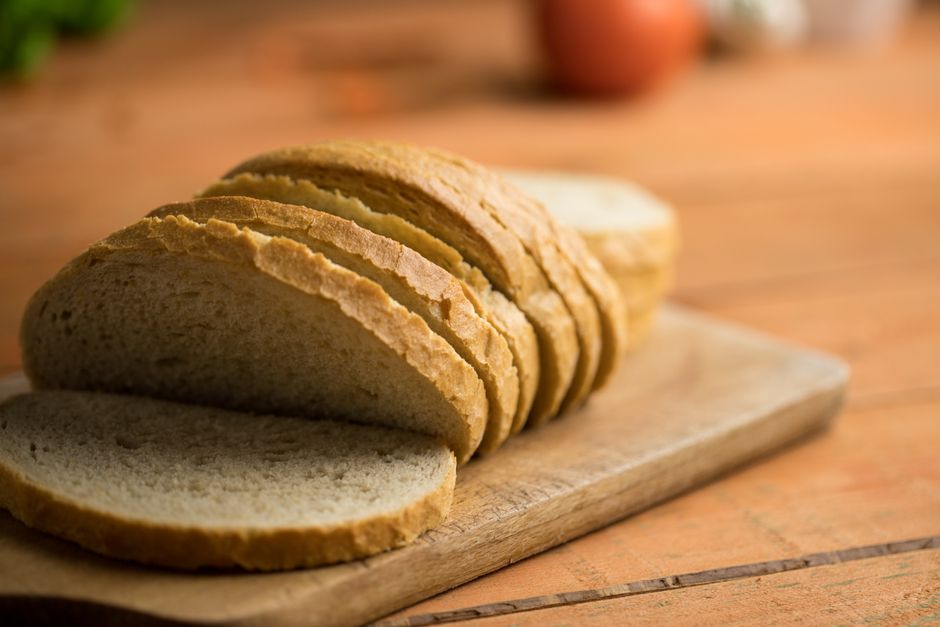 Why Bread Stales Fast After Meal Prep and How to Reheat It Without Losing Crust