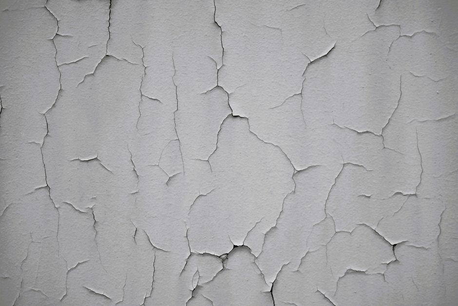 How to Repair a Cracked Wall in Under an Hour: A Step-by-Step Guide