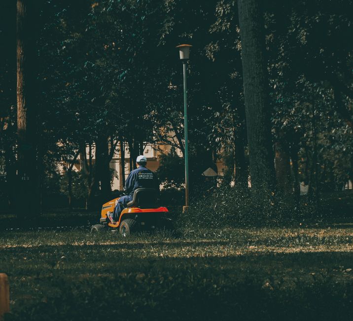 What Inverter and Variable-Speed Operation Actually Change in a Lawn Mower