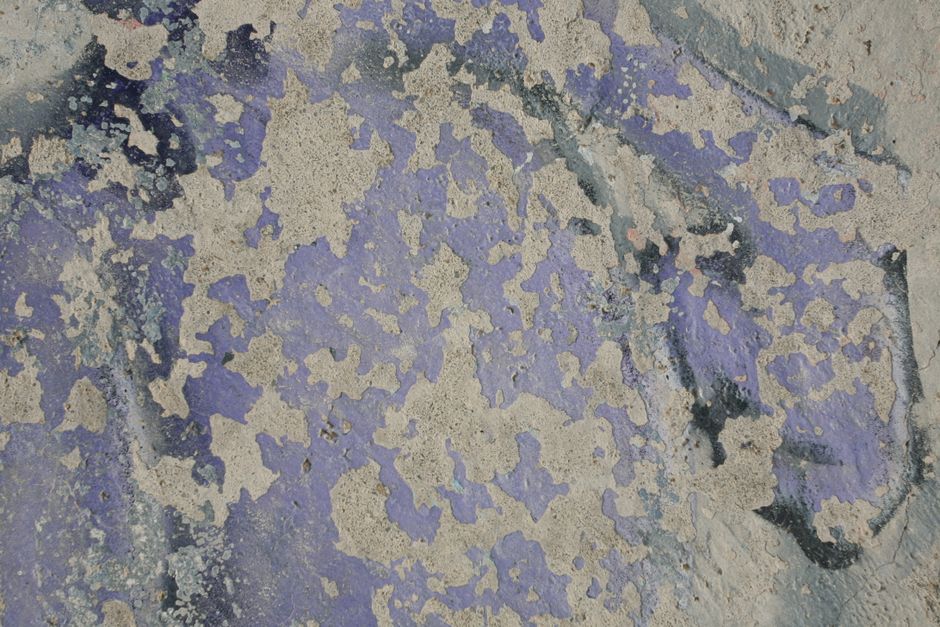 Wallpaper Repair: 8 Signs Your Wall Covering Needs Attention