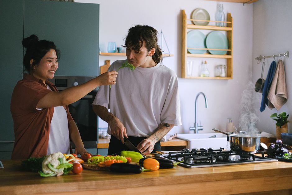 Does Renting or Sharing Kitchen Equipment Actually Cut Food-Related Emissions?