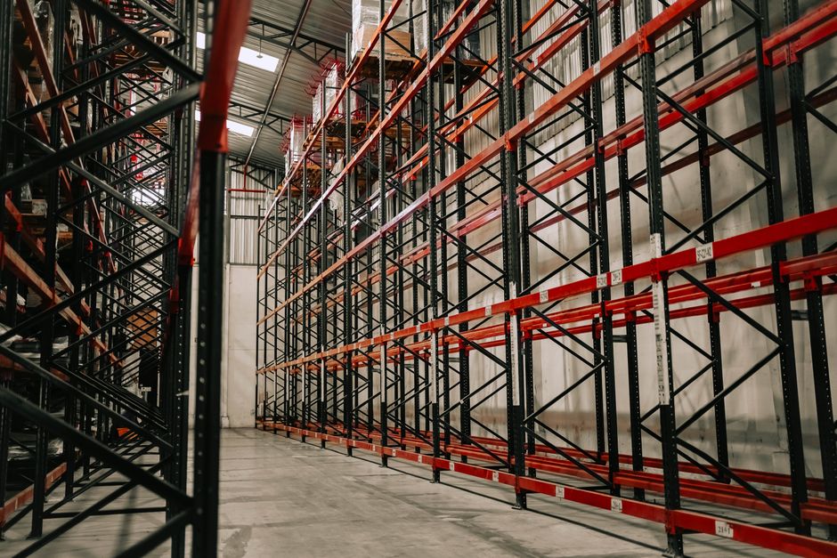 Spice Storage That Survives Dinner: Folding Retrieval Needs Into Your Rack Layout