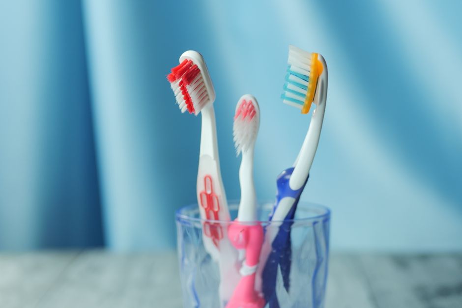 Step-by-Step Guide to Deep Cleaning Your Electric Toothbrush for Peak Performance