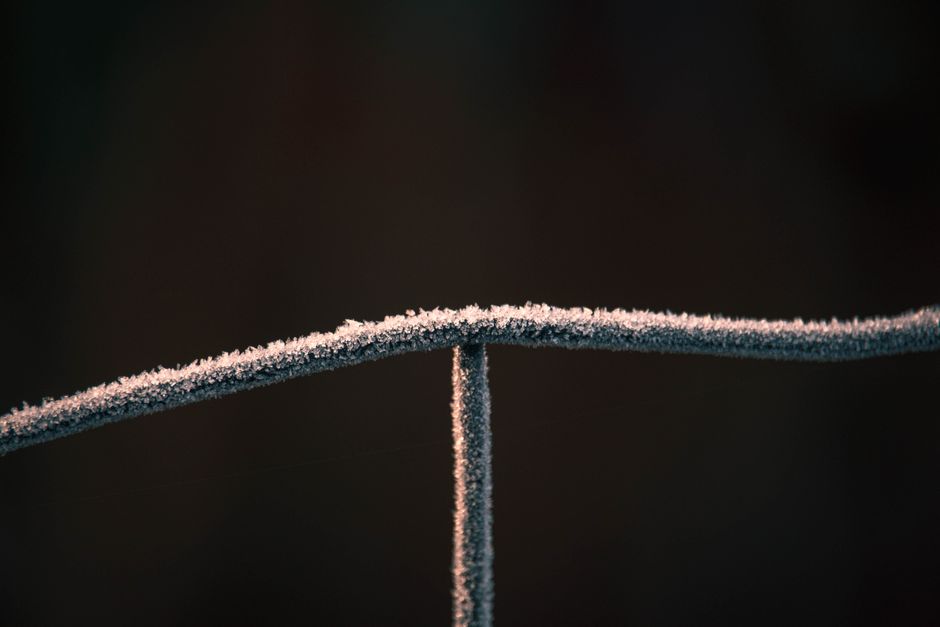Why Freezer Frost Forms and How to Remove It Without Damaging the Coils