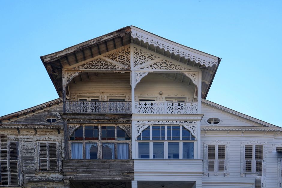 When a Home Safety System Fails After a Renovation: Modern Materials in Old Assemblies