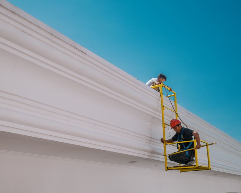 Ladder Setup and Work Platform Choices: What to Check Before You Climb