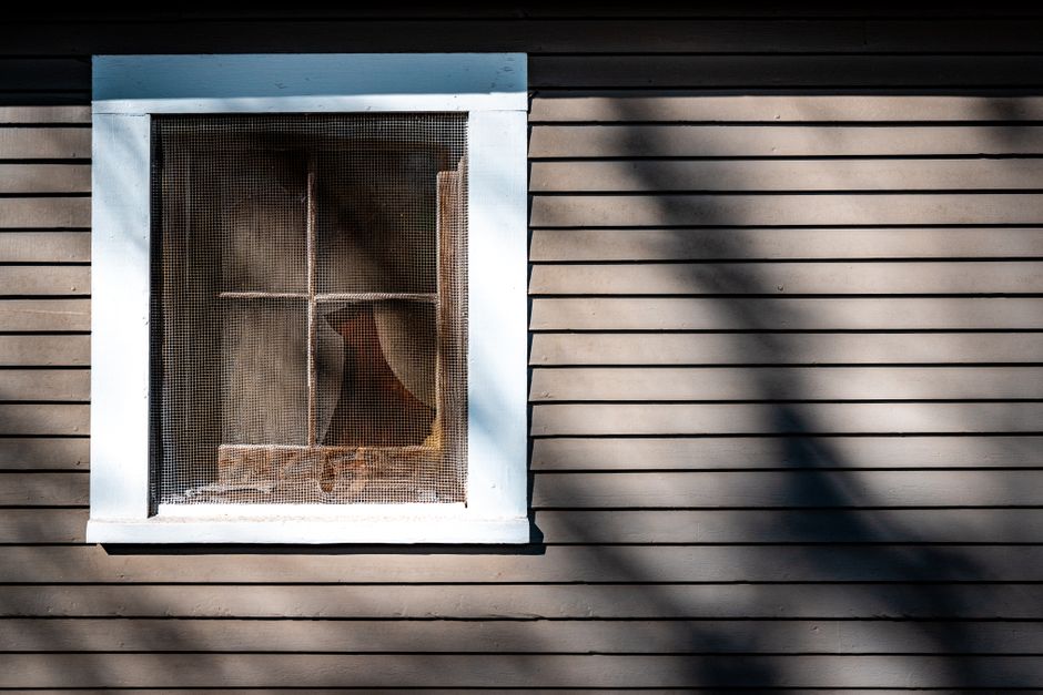 Do Window Screens Actually Block Noise? Understanding the Limits of Insect Screening as a Sound Barrier
