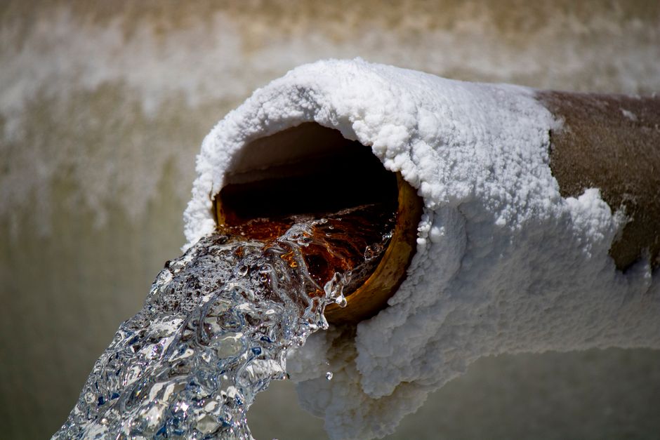 Natural Ways to Flush Scale and Sediment From Your Water Heater