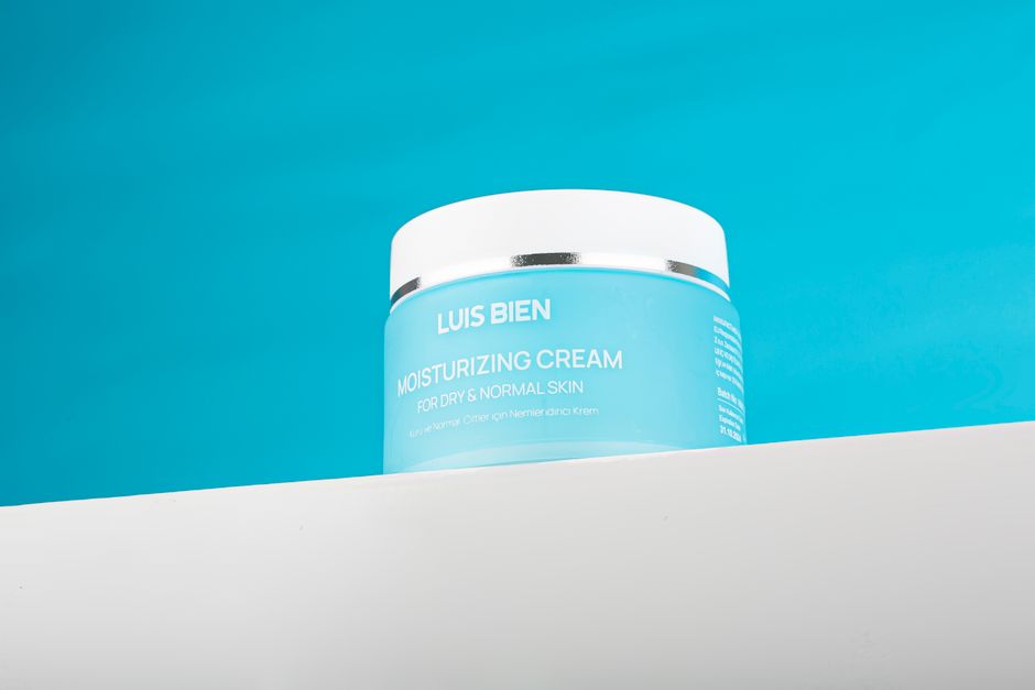 Blue Light Protection for Dry Skin: A Complete Skincare System
