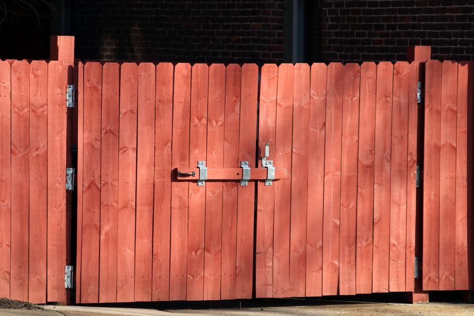 How to Fix a Sagging Gate Without Replacing the Whole Fence