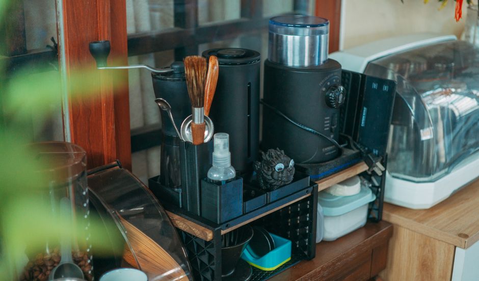 Do Coffee Grinders Waste Electricity When Plugged In?