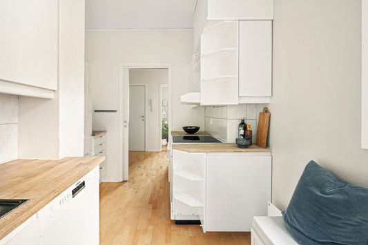 Usable Capacity vs. Physical Capacity in Small Apartments: Why Filling Every Gap Backfires