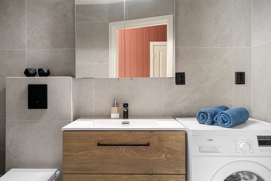 7 Bathroom Appliance Care Mistakes That Shorten Their Lifespan