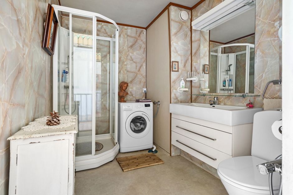 Bathroom Storage Solutions That Actually Work
