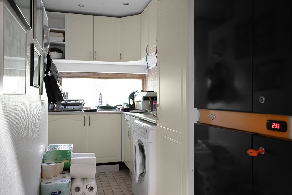 How to Organize a Small Laundry Room: From Overflowing Counter to Functional Work Zone