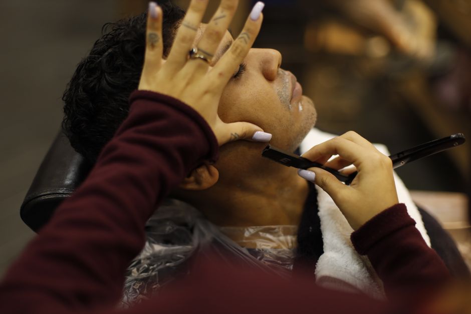 Shaving Dry Skin: Why Technique Matters More Than the Blade