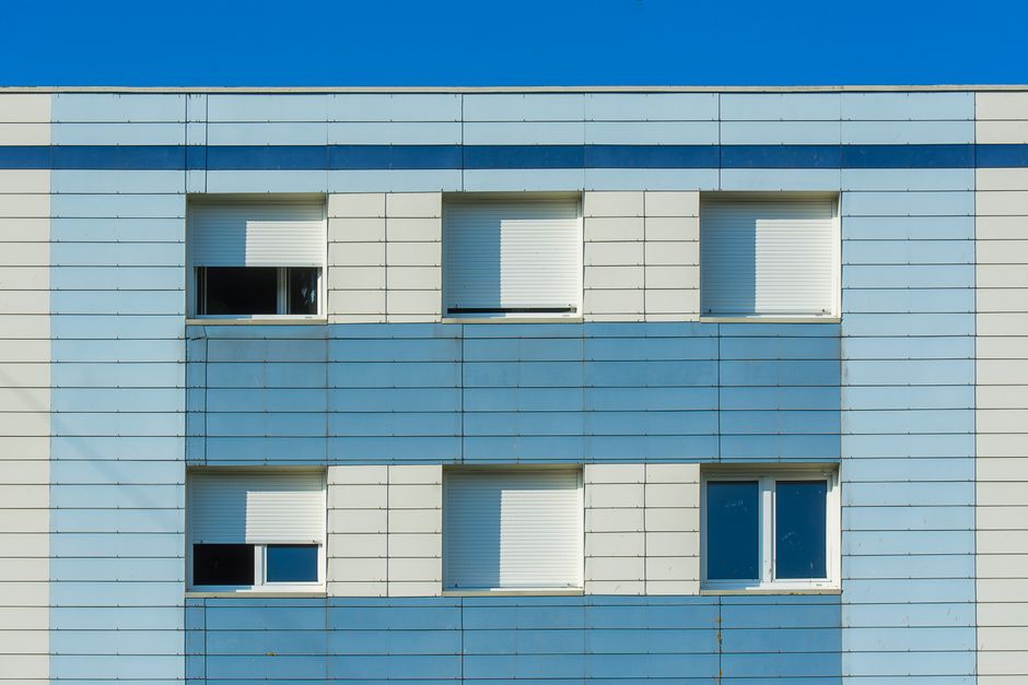 Are Window Shutters Better Than Blinds for Blocking Heat? The Real Variables