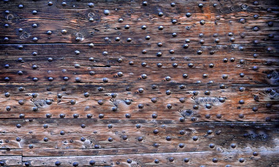 What a Stud Finder Actually Detects — and Why It Misses Studs