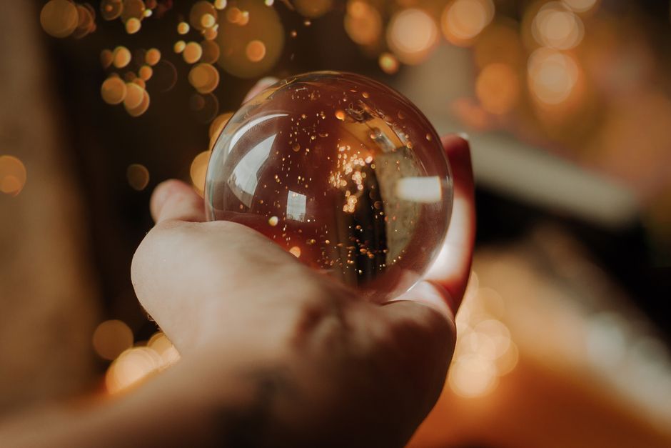 How to Organize Holiday Decorations Without Spending a Fortune