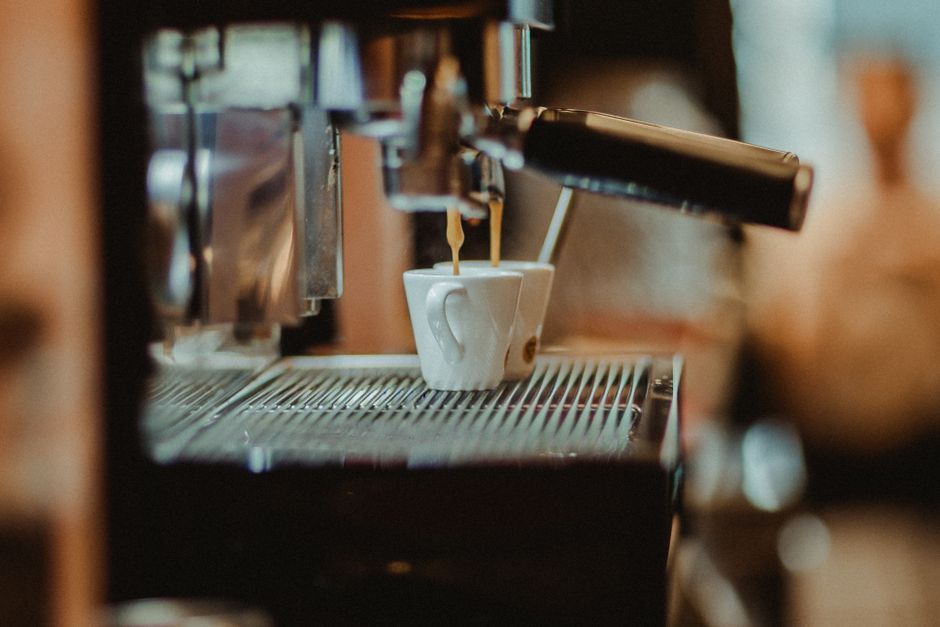 Why Your Coffee Tastes Burnt, Weak, or Sour: Tracing the Flavor Back to the Machine