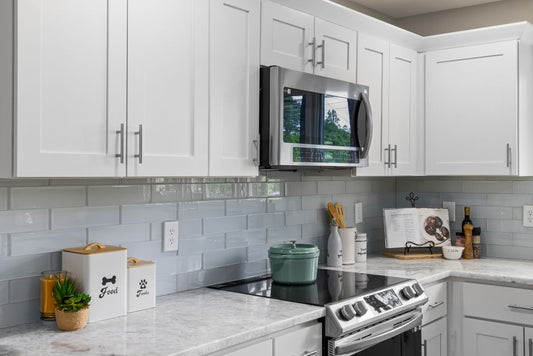 How to Deep Clean an Oven for a Seasonal Refresh