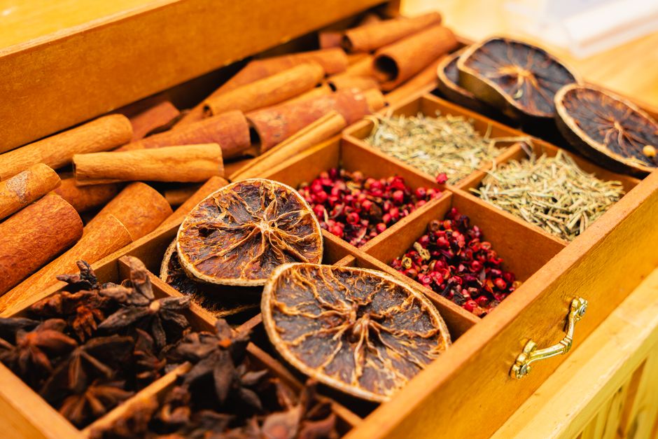 Spice Drawer Chaos: A Decluttering-First Approach to Spice Rack Organization