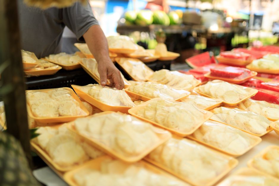 Paper vs. Plastic Packaging: When Does the Choice Actually Matter?