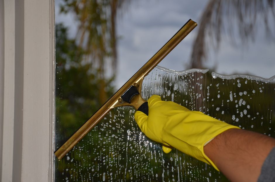 How to Clean Windows Without Streaks: A Complete Guide to Safe, Effective Window Cleaning