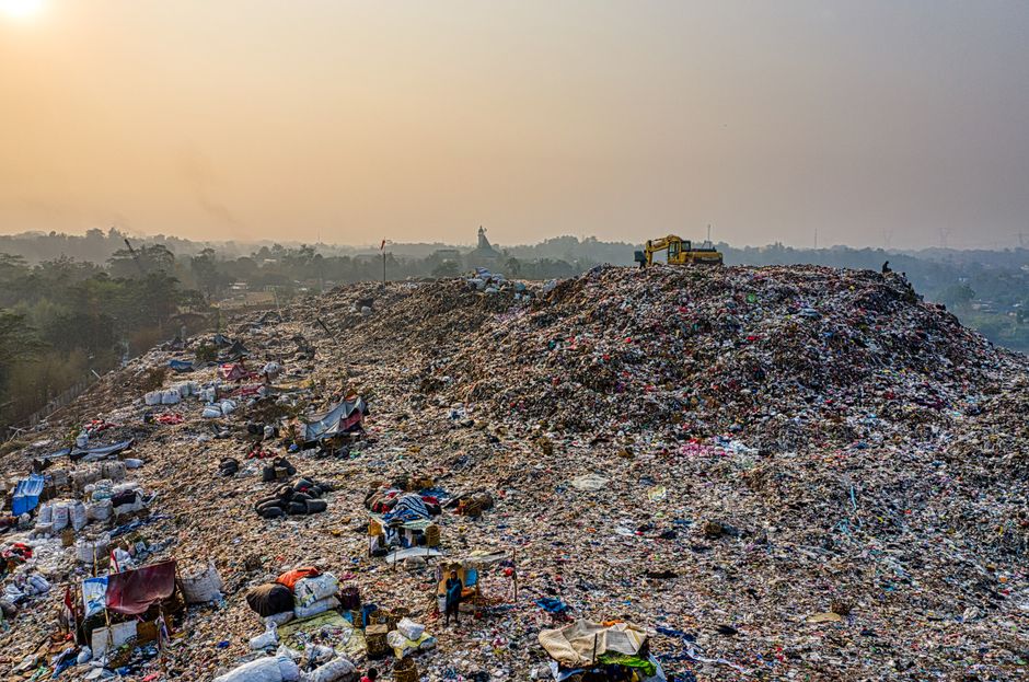 Low-Waste Bathrooms: Where the Environmental Impact Actually Comes From