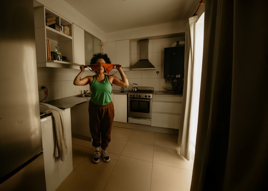 Renting With a Dirty Oven: When You Can Clean It, When You Shouldn't, and What Actually Works