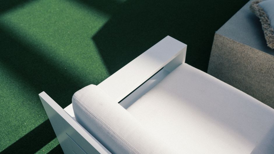 How to Clean Outdoor Furniture in Under 30 Minutes