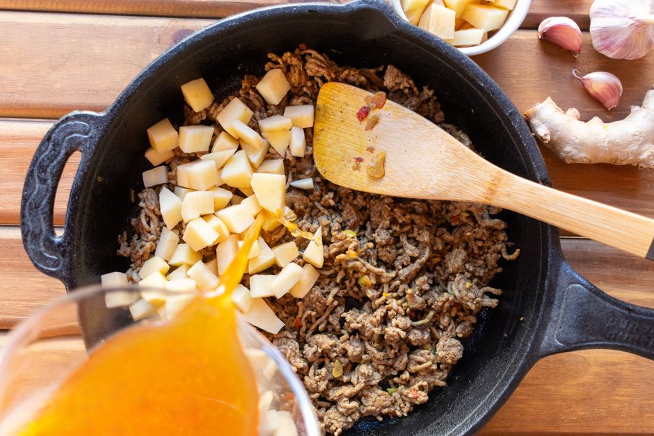Master Your Cast Iron Skillet: The Ultimate Tool Guide for Better Cooking