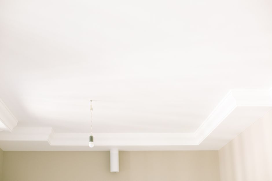Renter-Friendly Crown Molding: What You Can Install Without Damaging the Wall