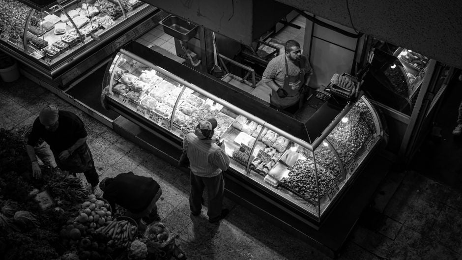 Does Buying Local Really Cut Food Emissions? A Life-Cycle Look at Food Miles