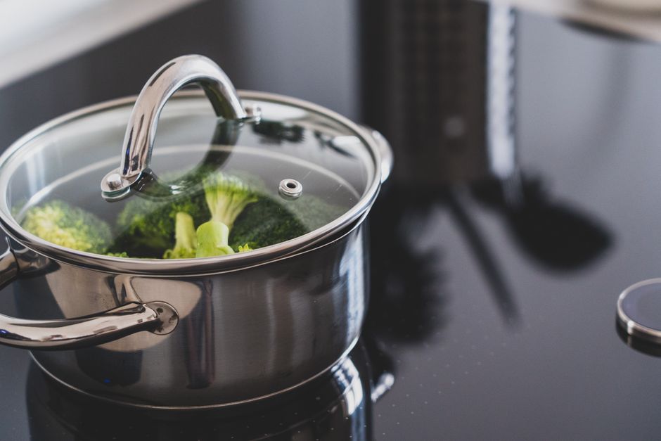 How to Blanch Vegetables Without a Machine: The Simple Pot-and-Bowl Method