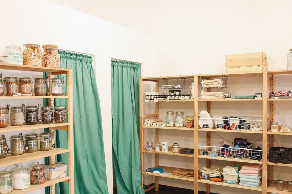 Food Storage in Small Kitchens: What Actually Reduces Waste and Packaging