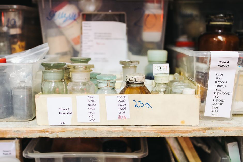 When Labels Actually Help Small-Item Storage (And When They Add Work)