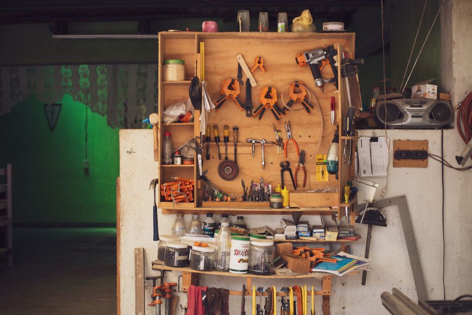 The Renter's Guide to Backpack Organization: How to Maximize Every Inch Without Drilling a Hole
