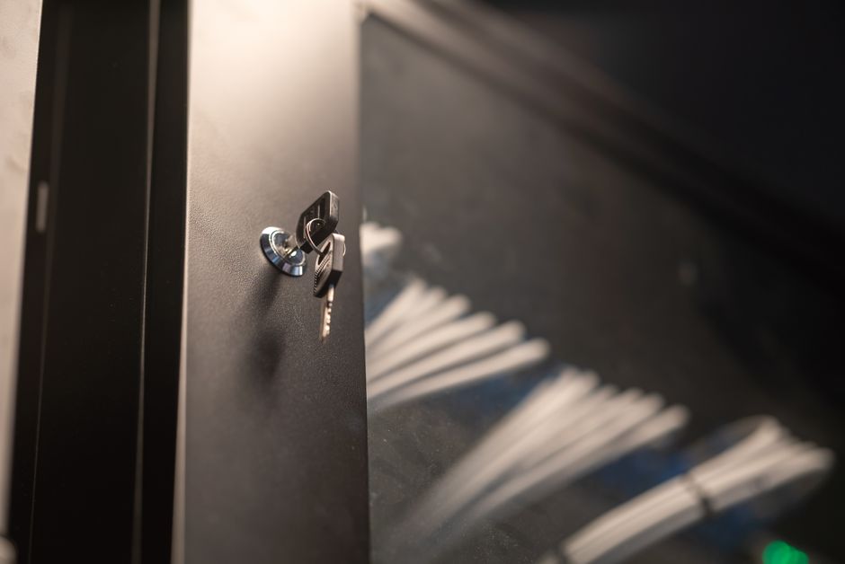 Why Home Security Hardware Fails at the Mounting Point, Not the Lock